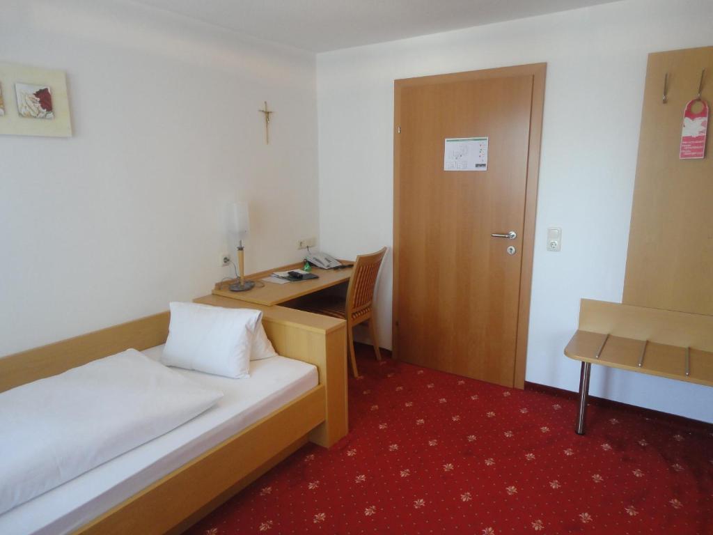 Hotel Alpenblick Attersee Room photo